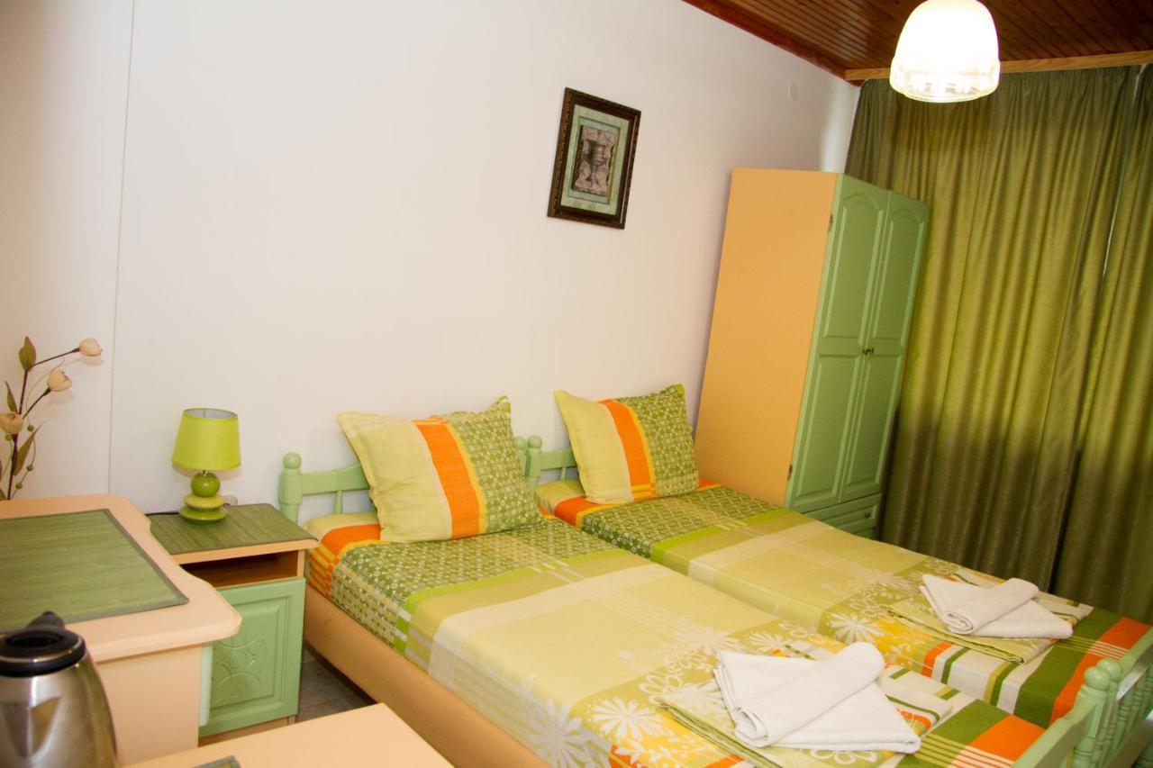 Хотел "Тихия Кът" Sozopol Exterior foto